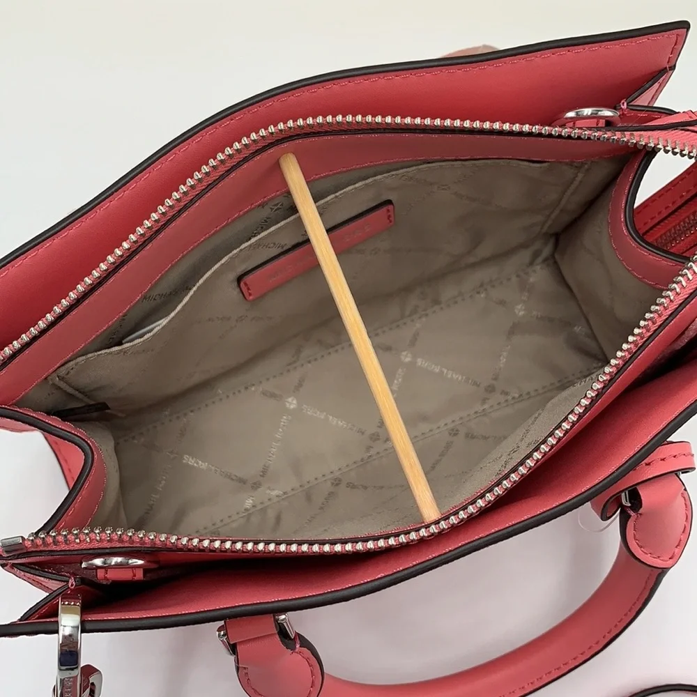 MICHAEL KORS SHEILA SMALL CENTER ZIP SATCHEL/ CROSSBODY TEA ROSE COLOR